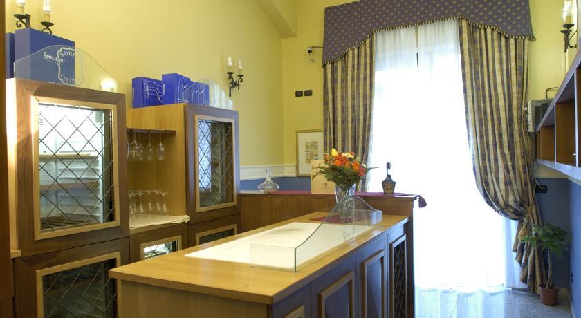 מסינה Hotel La Residenza מראה חיצוני תמונה